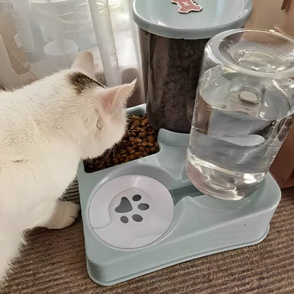 Distributeur-de-croquettes-pour-chat-chat-qui-mange