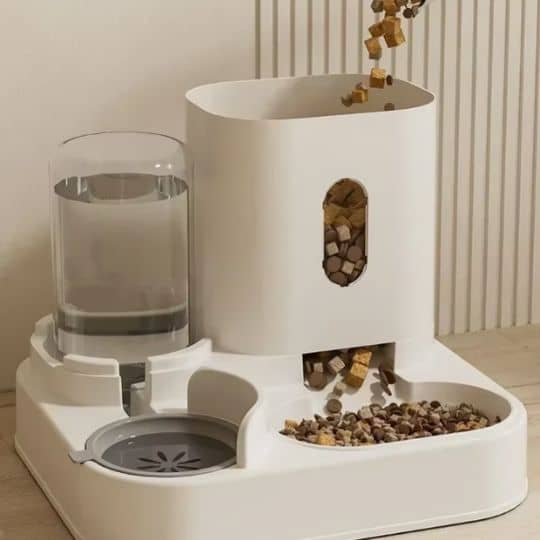 distributeur-de-croquettes-pour-chat-2en1
